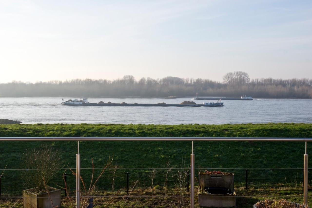 B&B Pompgebouw Aan De Rijn Tolkamer ภายนอก รูปภาพ