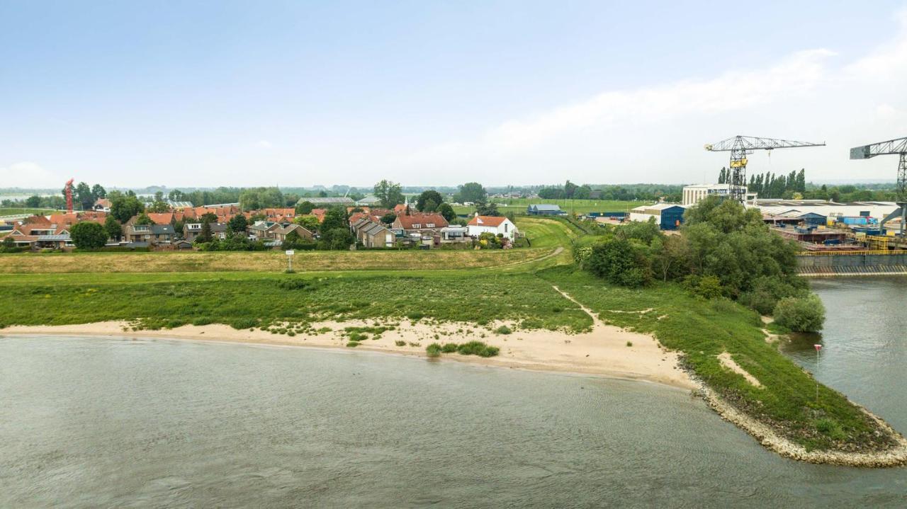 B&B Pompgebouw Aan De Rijn Tolkamer ภายนอก รูปภาพ
